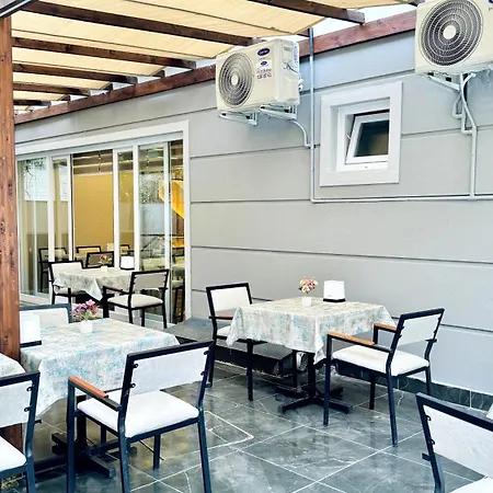 Hotel Toprak *